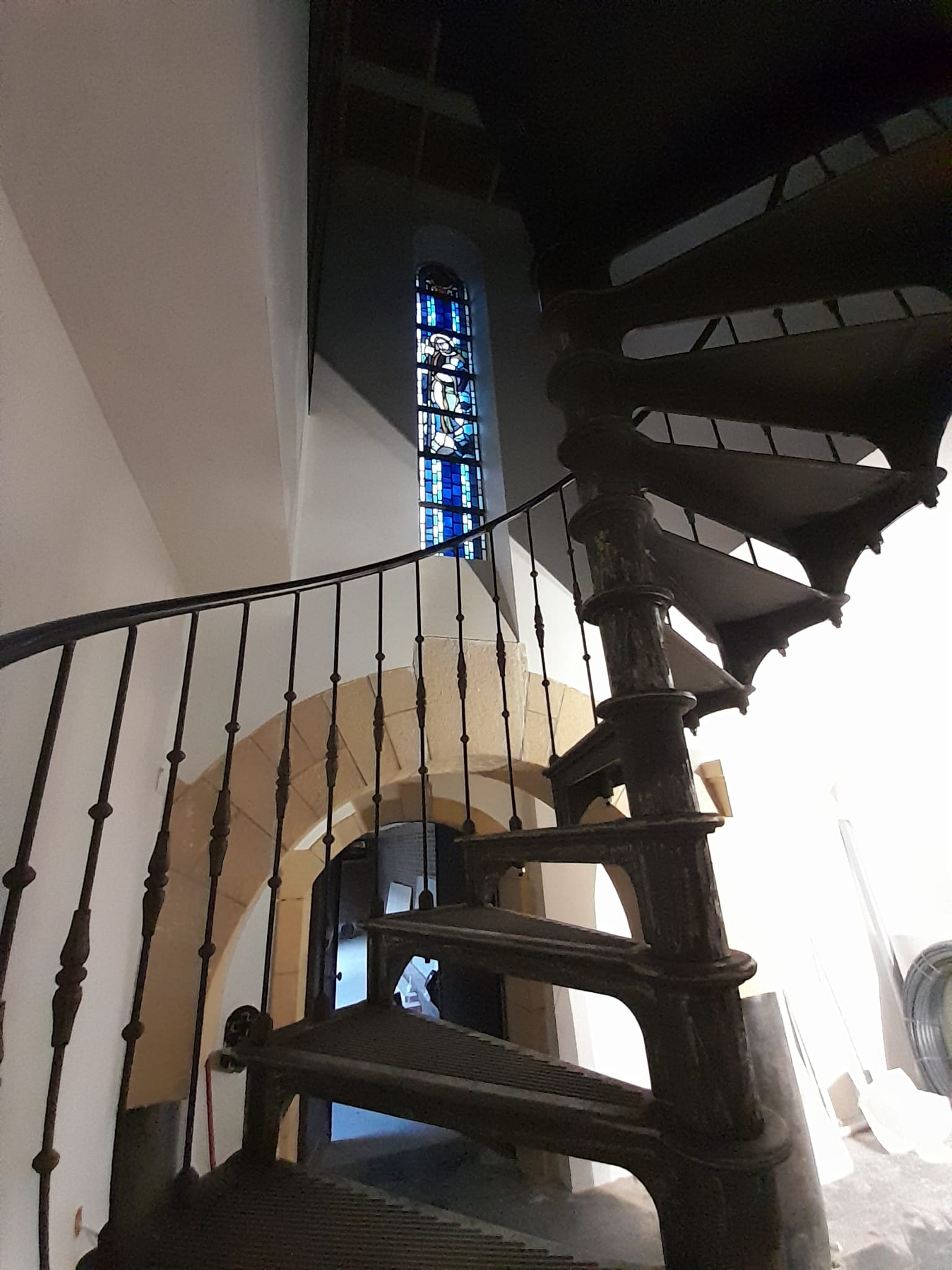Cast iron spiral staircase model Paris Plus in a chapel in Belgium
